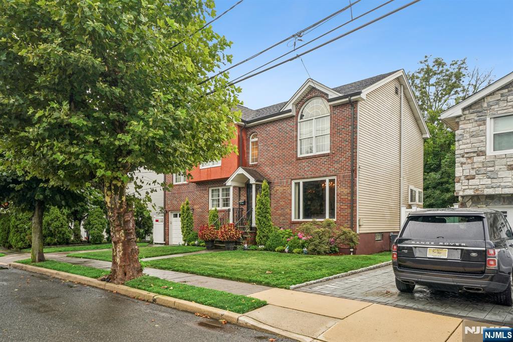 18 Gail Place Property Photo 1