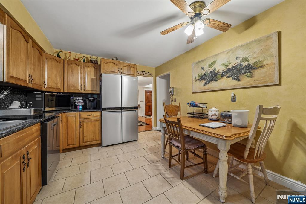 18 Gail Place Property Photo 11