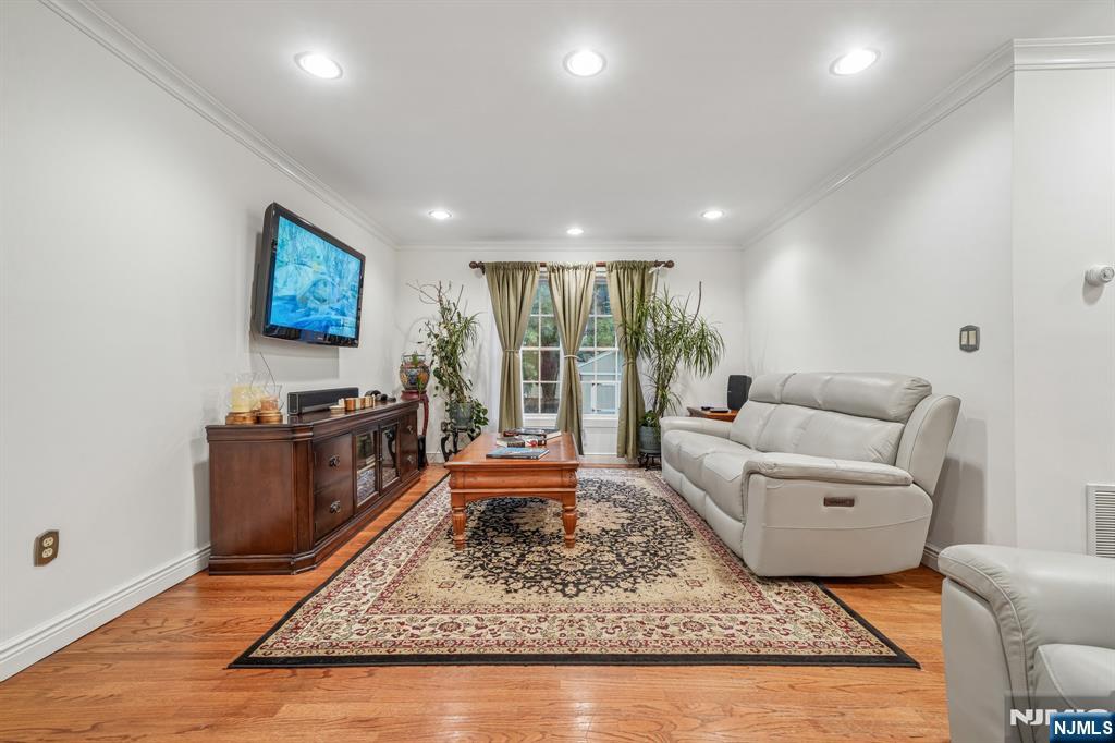 18 Gail Place Property Photo 15