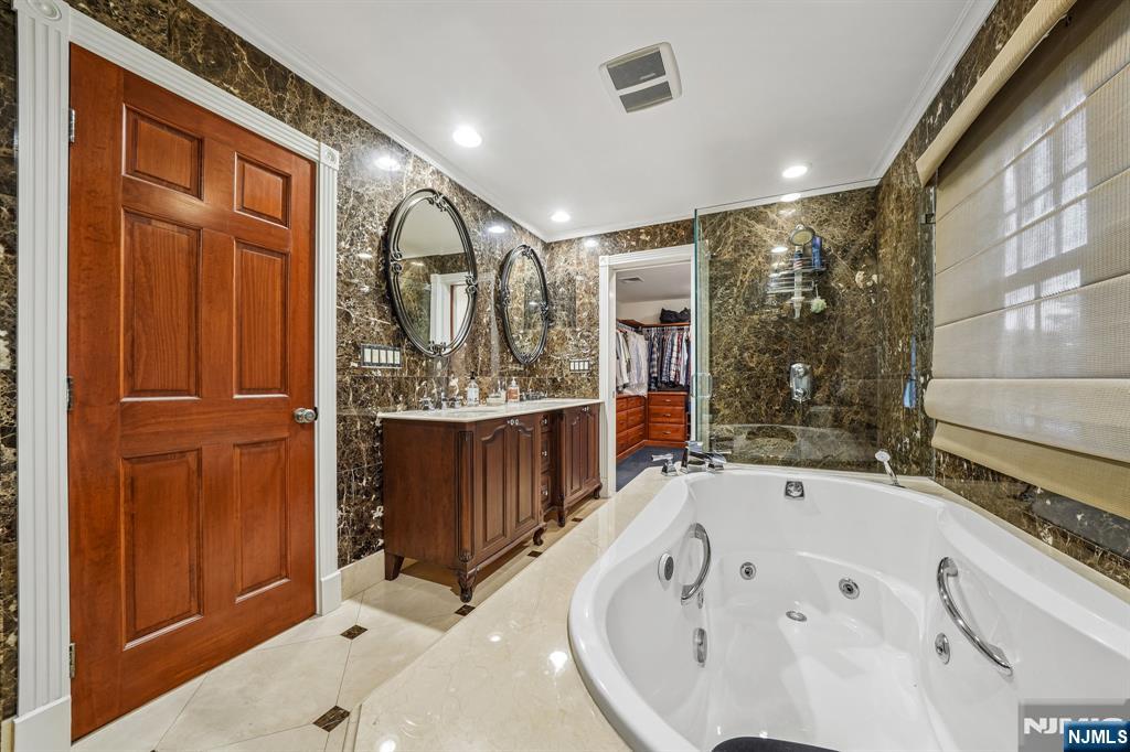 18 Gail Place Property Photo 27