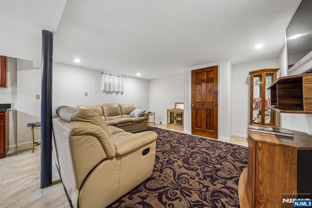 18 Gail Place Property Photo 33