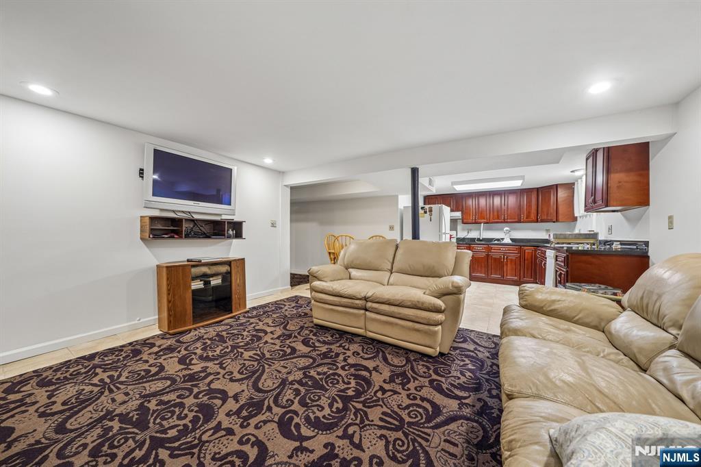 18 Gail Place Property Photo 35