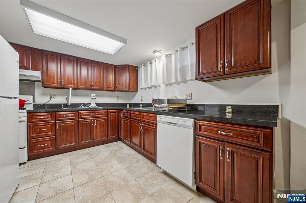 18 Gail Place Property Photo 36
