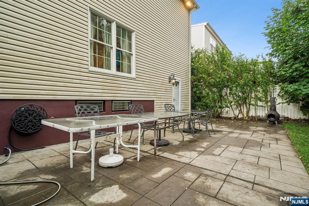 18 Gail Place Property Photo 41