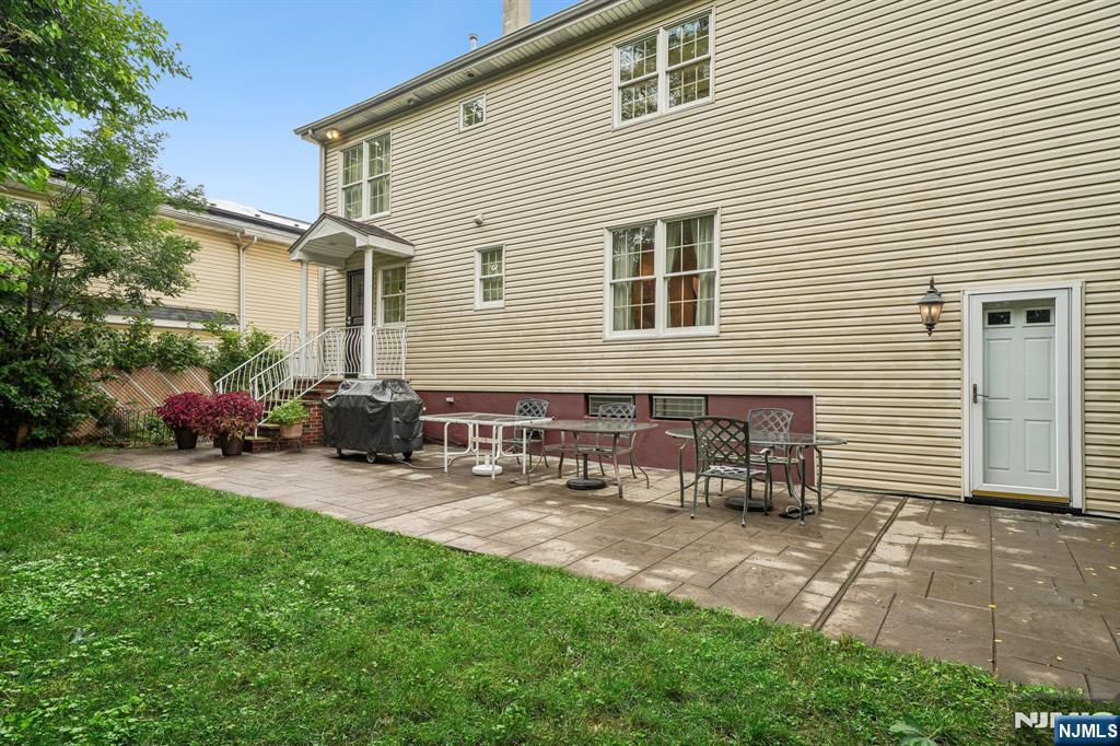 18 Gail Place Property Photo 42