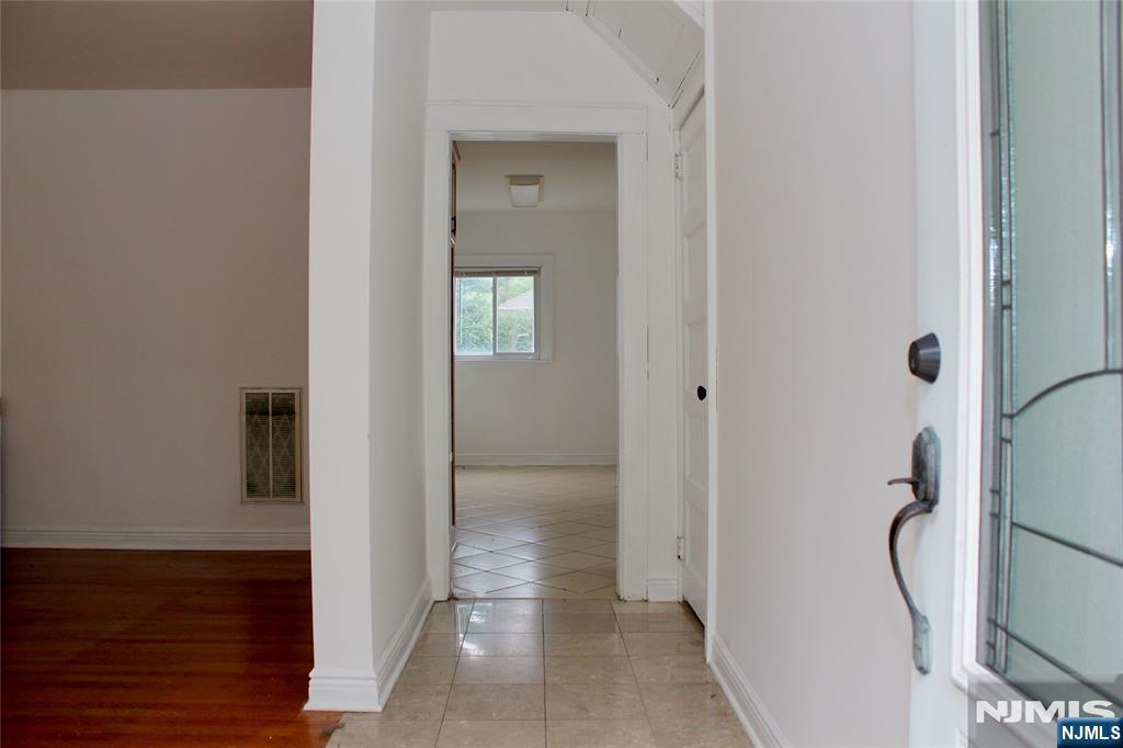 424 Lafayette Ave 1st Floor Property Photo 4