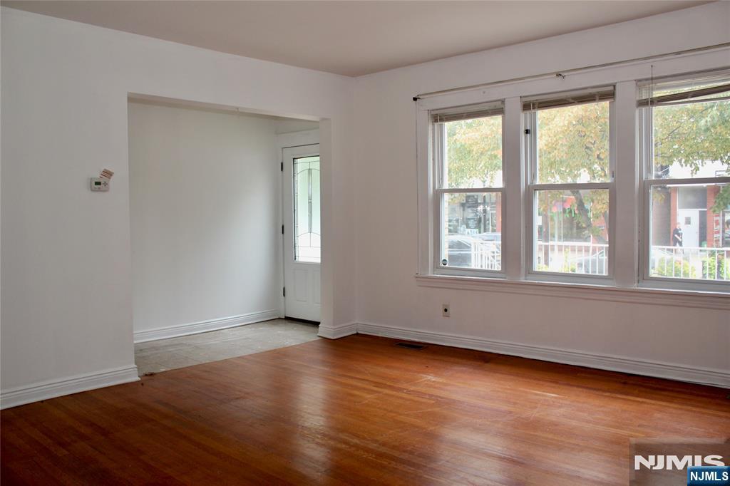 424 Lafayette Ave 1st Floor Property Photo 5