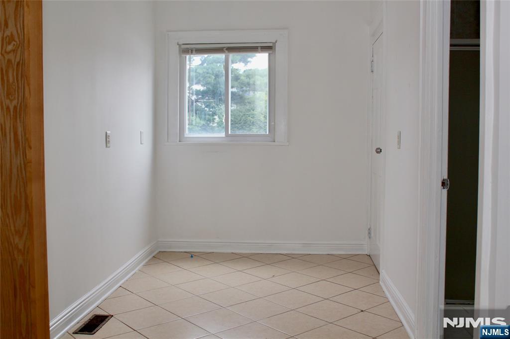 424 Lafayette Ave 1st Floor Property Photo 9