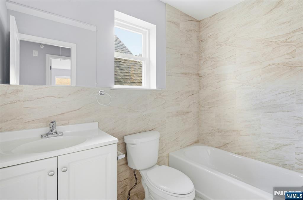 388 Summer Avenue Property Photo 11