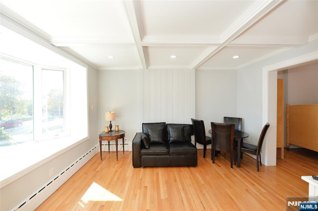995 E Boulevard Property Photo 3