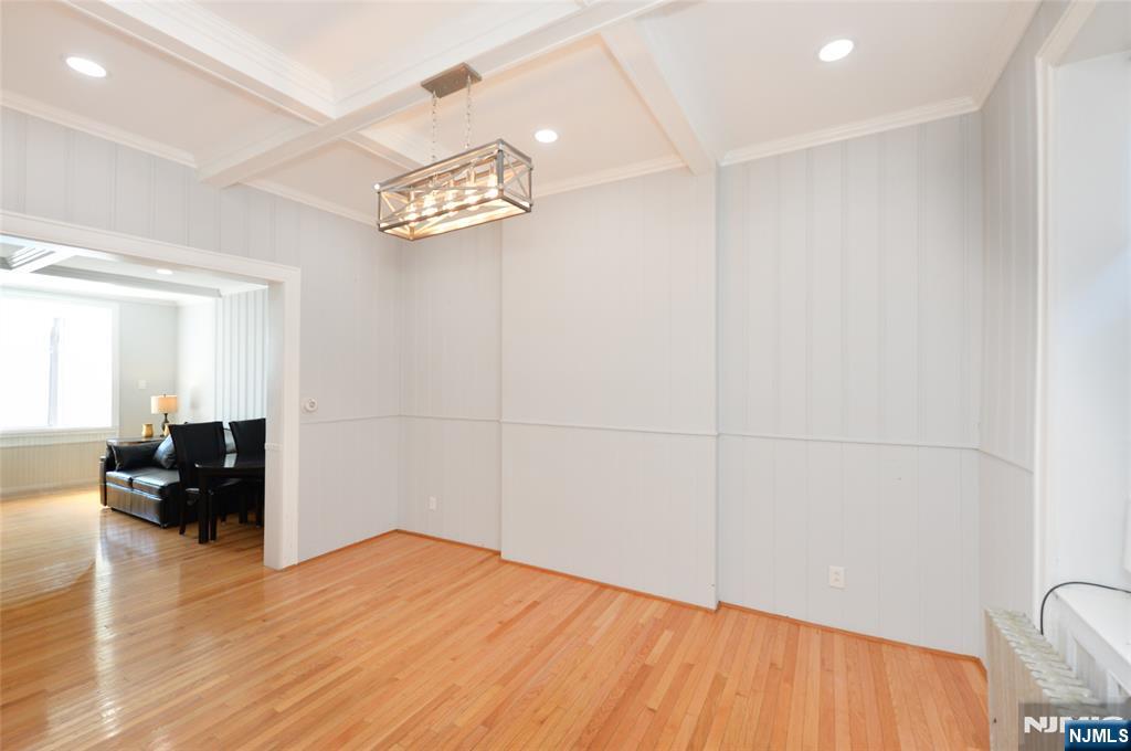 995 E Boulevard Property Photo 6