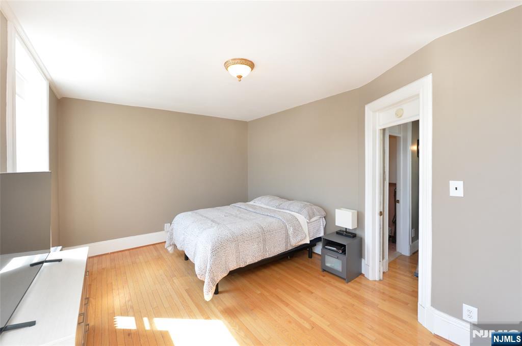 995 E Boulevard Property Photo 13
