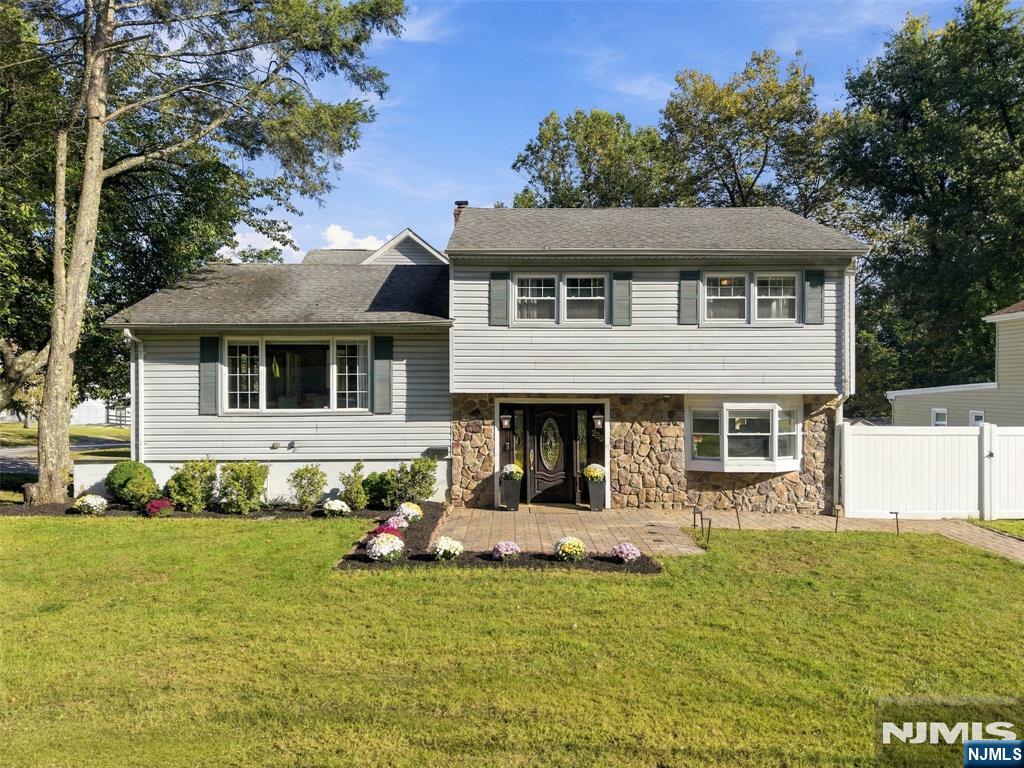 223 Fairview Avenue Property Photo 1