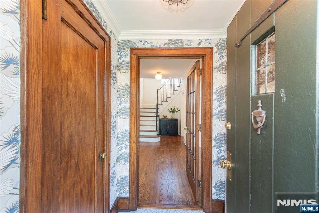 496 Ridgewood Avenue Property Photo 4