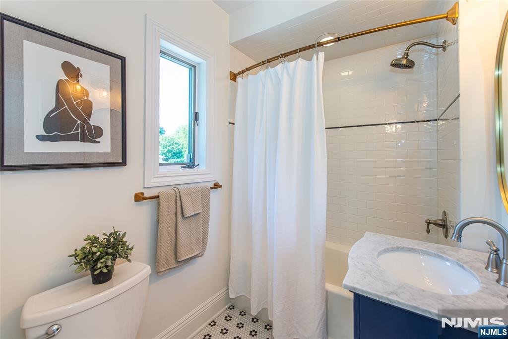 496 Ridgewood Avenue Property Photo 38