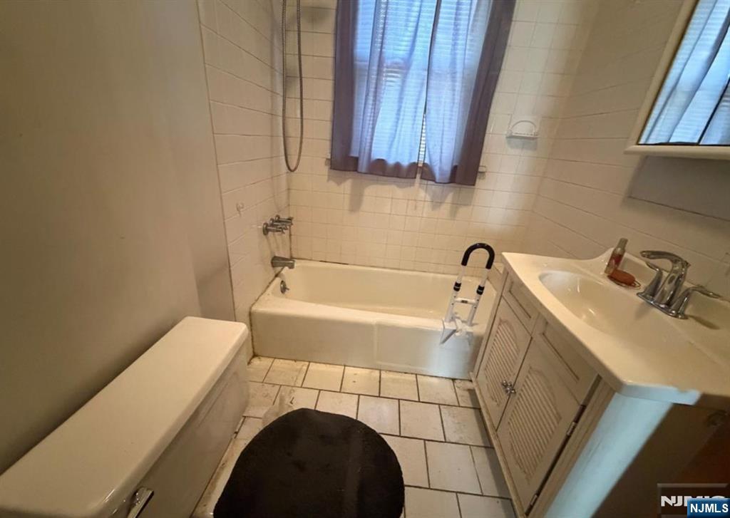 55 Maywood Avenue Property Photo 8