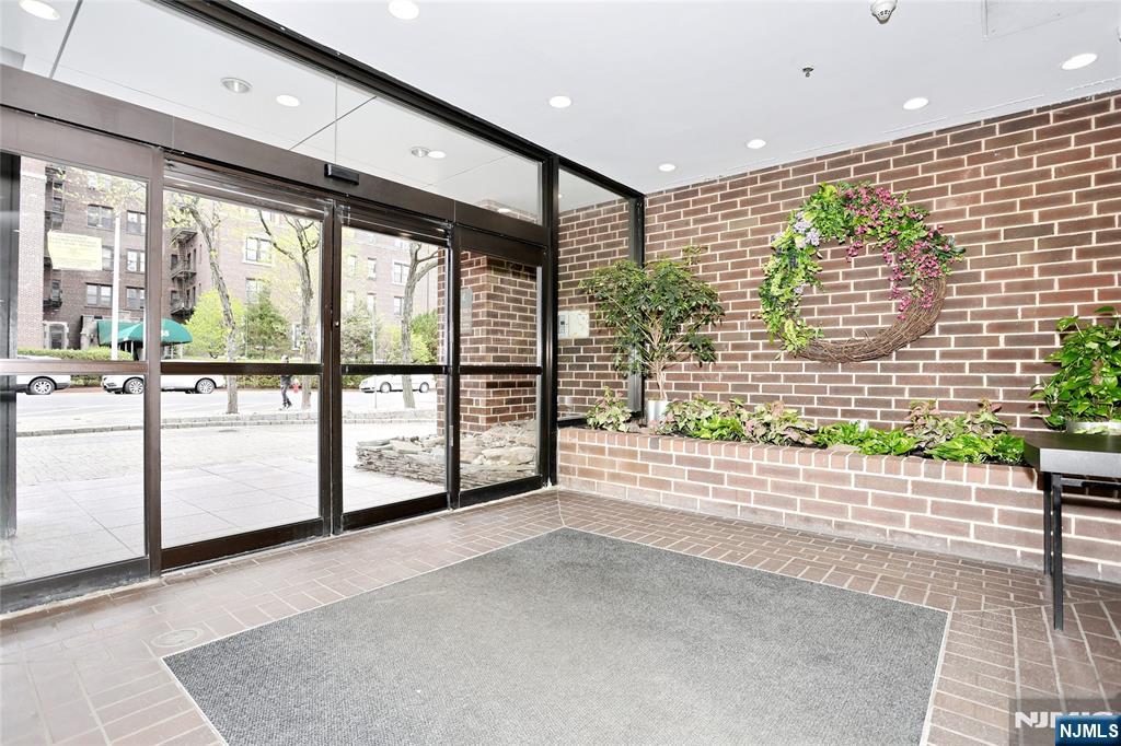 770 Anderson Avenue 5f Property Photo 6