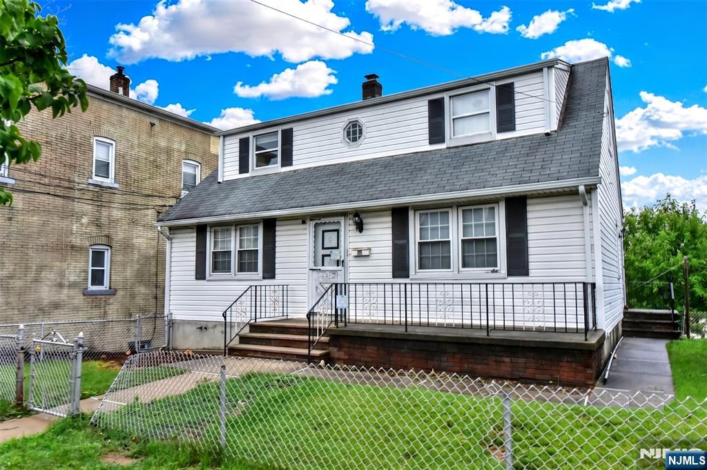 391 Macarthur Avenue Property Photo 1