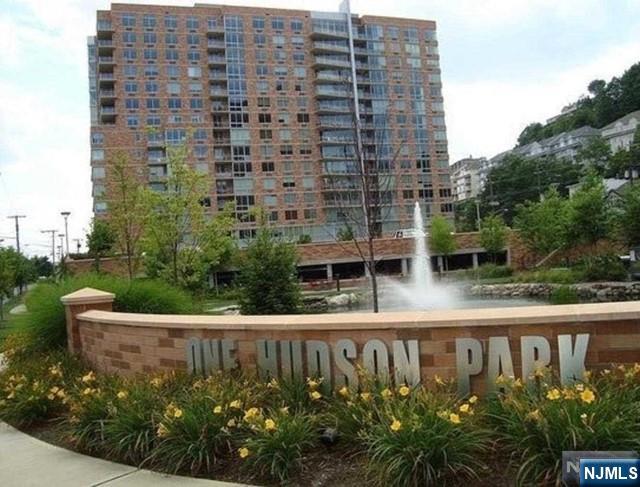 1611 Hudson Park Property Photo 1