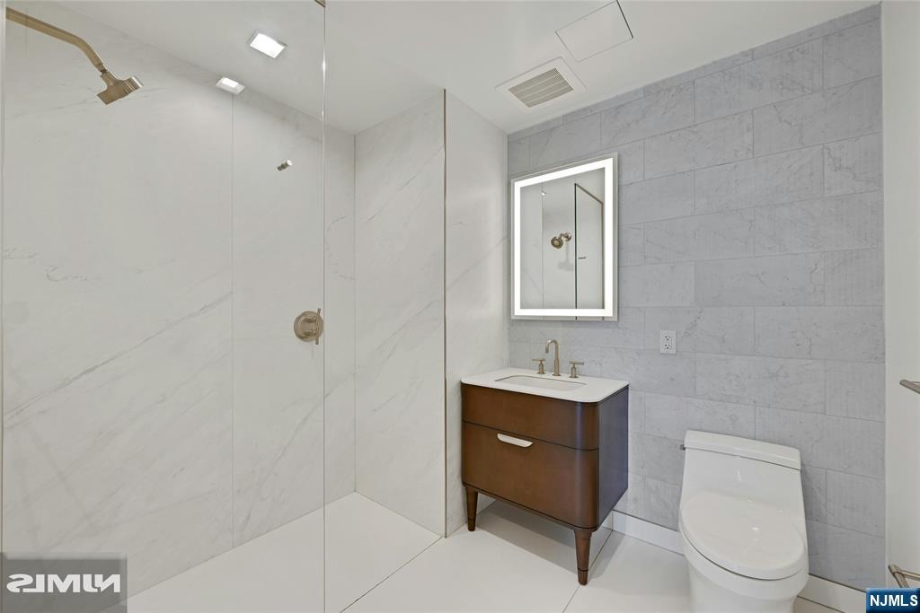 320 Adolphus Avenue 1004 Property Photo 10