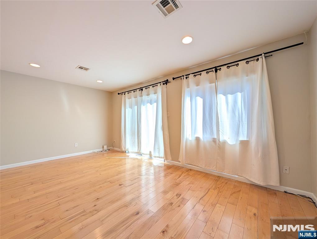 230 Van Winkle Street Property Photo 4
