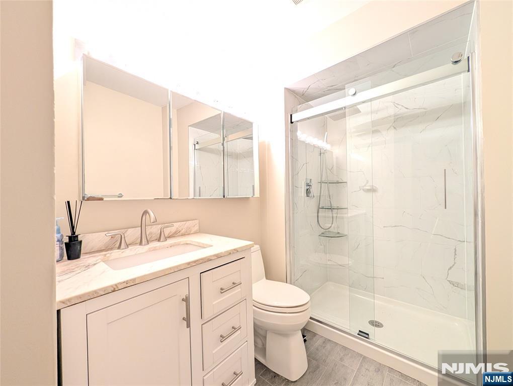 230 Van Winkle Street Property Photo 12