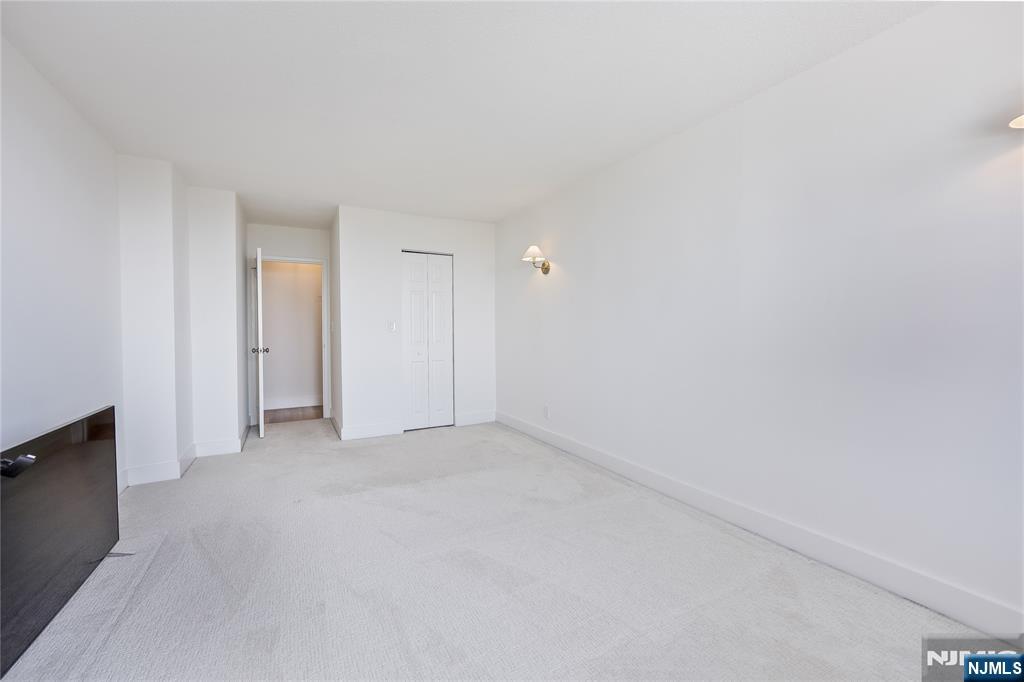 555 North Avenue 17l Property Photo 9