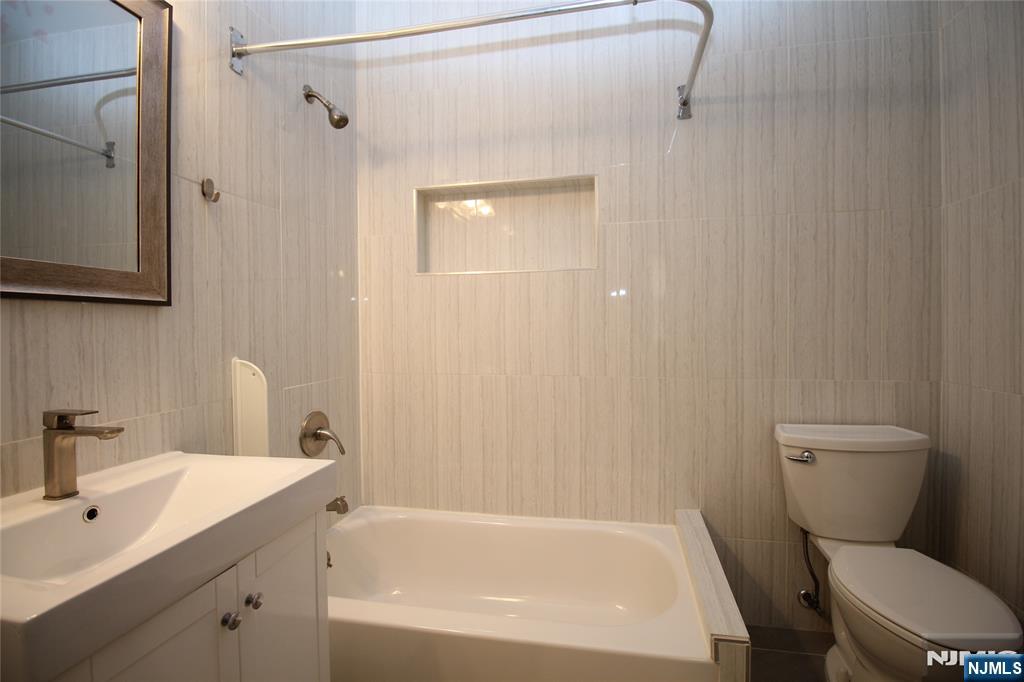 222 Irving Place 4 Property Photo 12