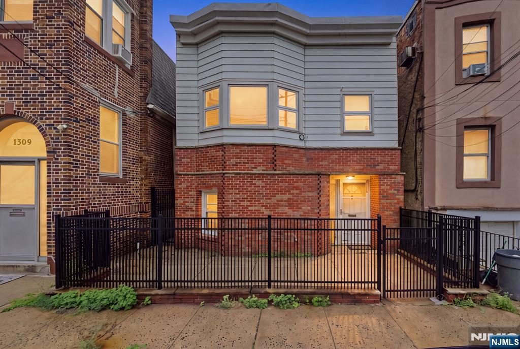 1311 28th Street Property Photo 1