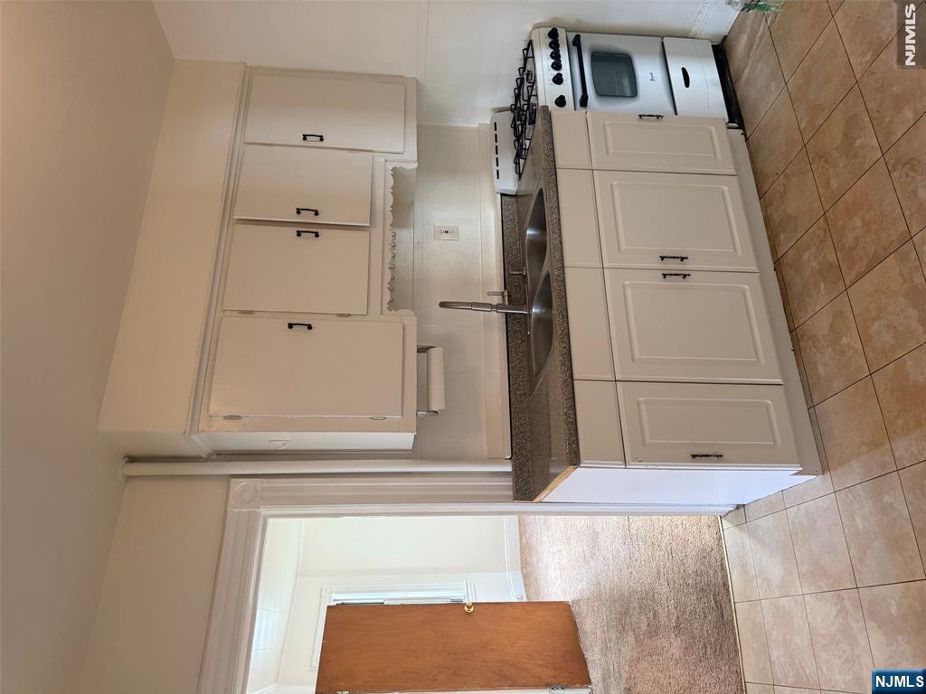 116 Wood Ridge Street 2 Property Photo 3
