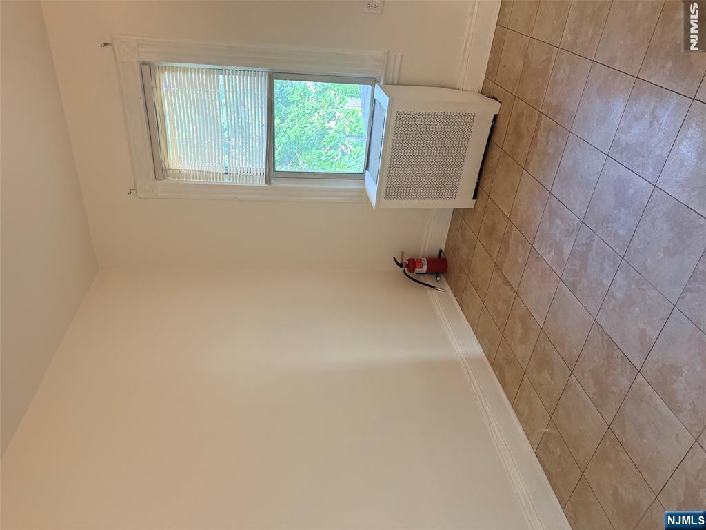 116 Wood Ridge Street 2 Property Photo 7