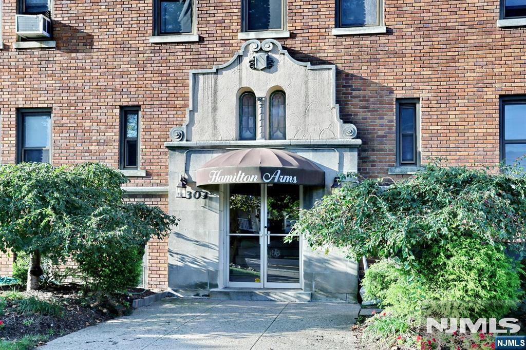303 Hamilton Place A4 Property Photo 2