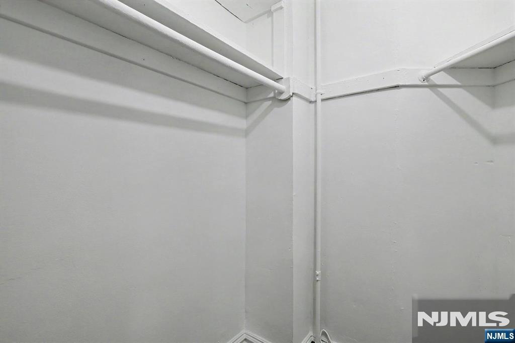 303 Hamilton Place A4 Property Photo 19