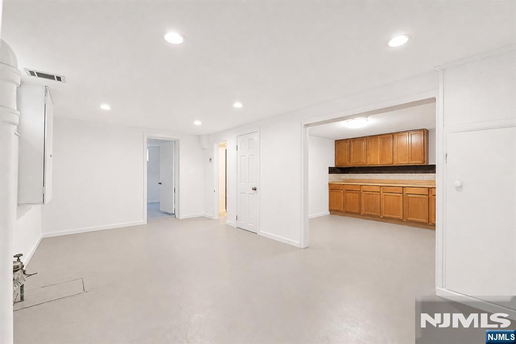 683-685 Mill Street Property Photo 23