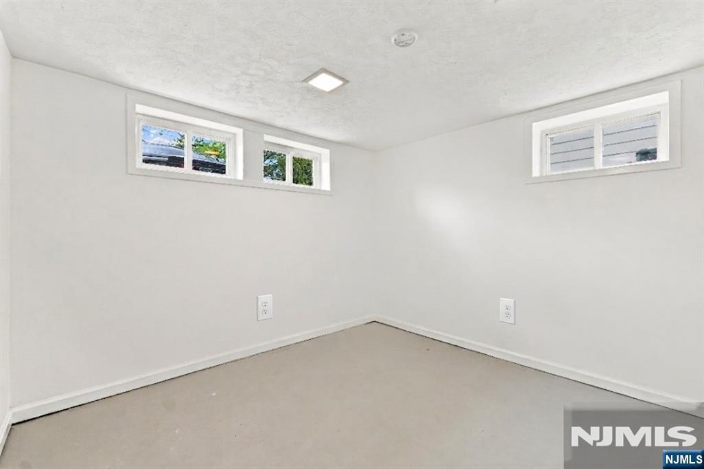 683-685 Mill Street Property Photo 26
