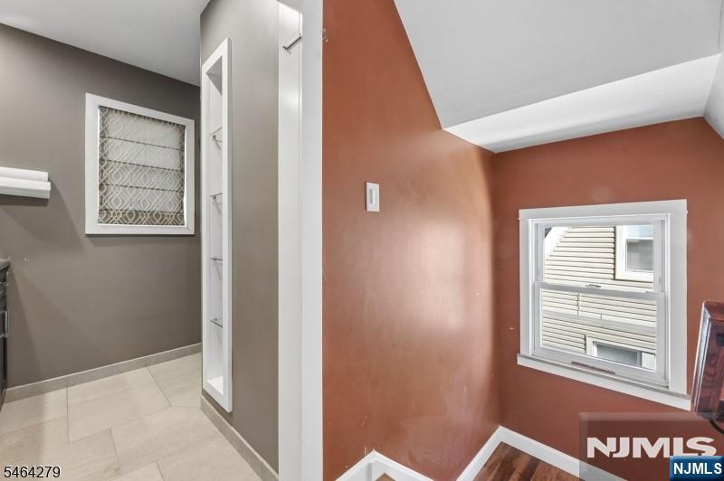 233 15th Street Property Photo 9