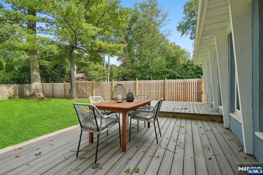 15 Lessing Road Property Photo 28