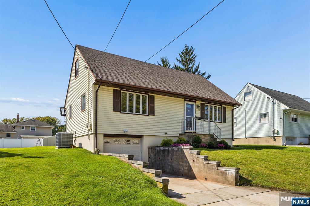 52 Huemmer Terrace Property Photo 2