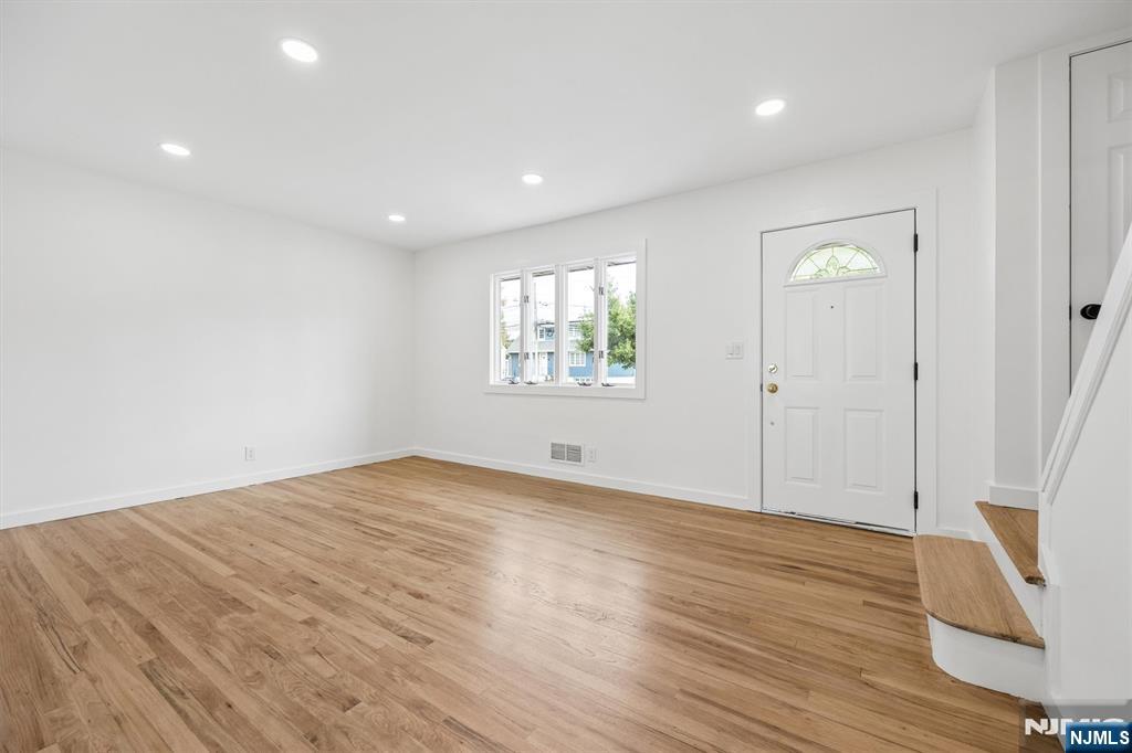 52 Huemmer Terrace Property Photo 4