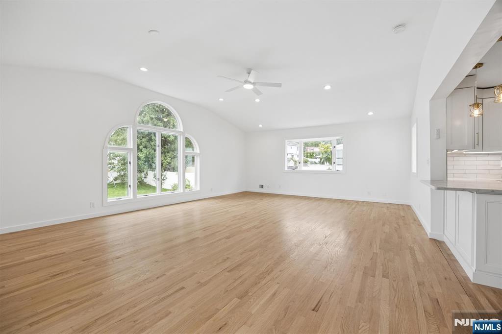 52 Huemmer Terrace Property Photo 13