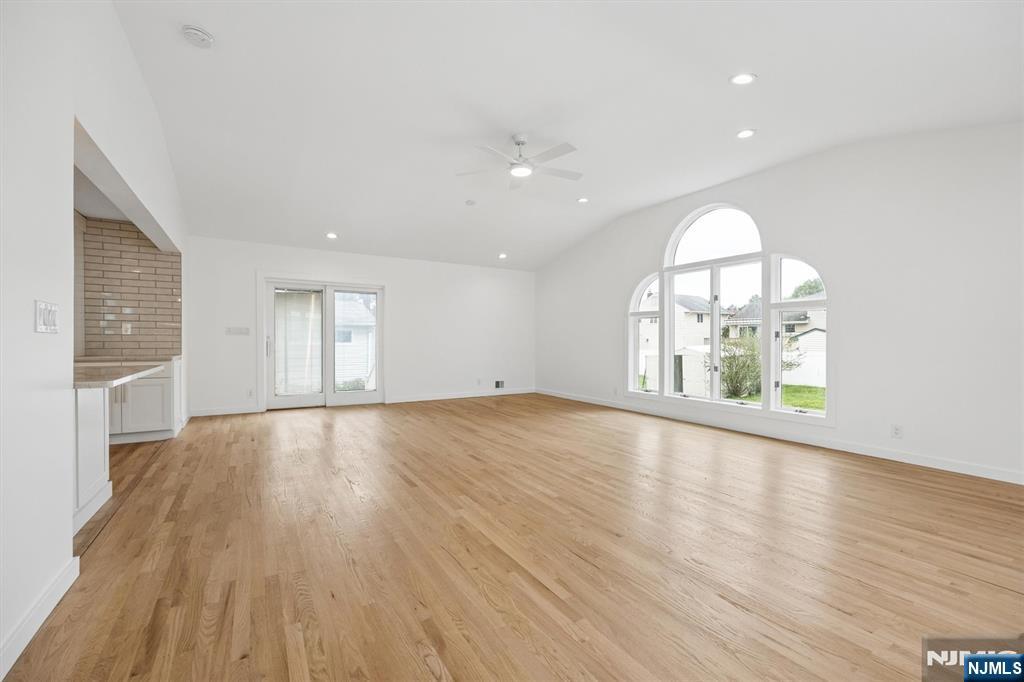 52 Huemmer Terrace Property Photo 14