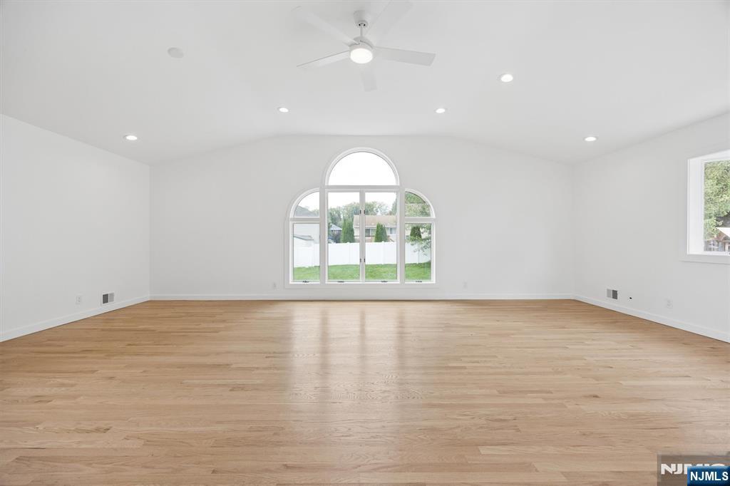 52 Huemmer Terrace Property Photo 15