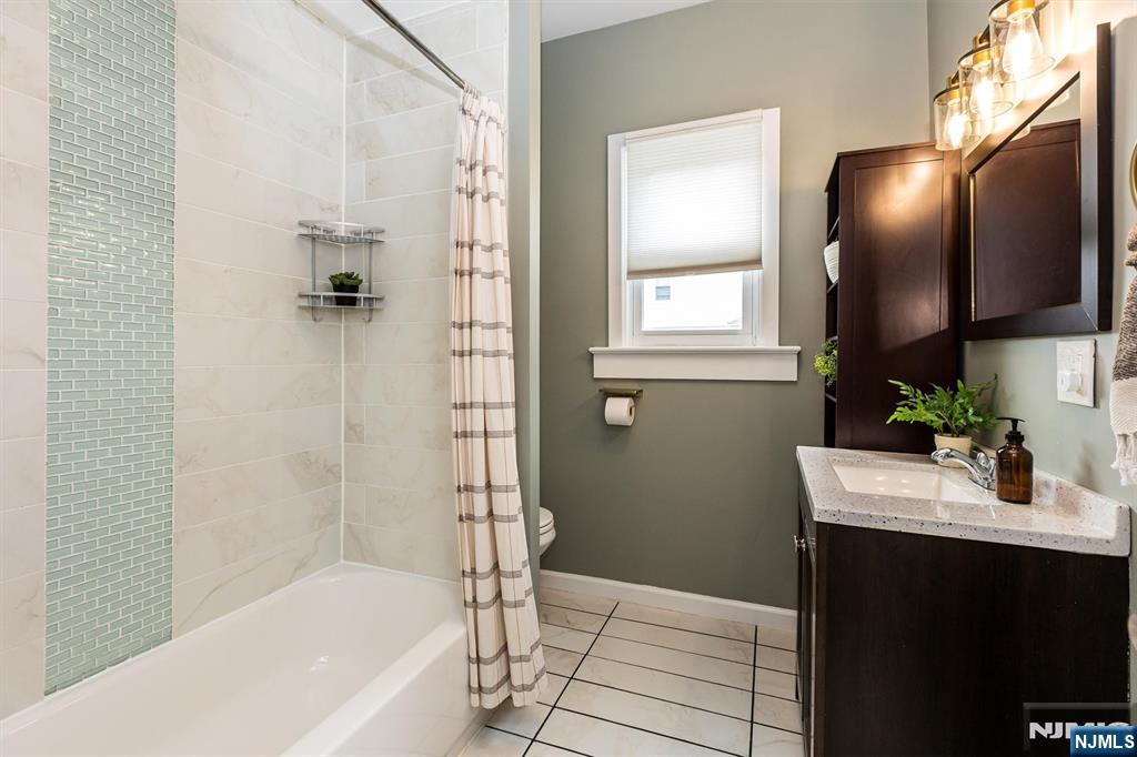 25 Davey Street Property Photo 21