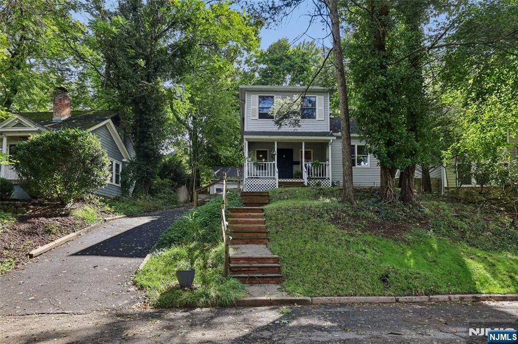 6 Valley Place Property Photo 1