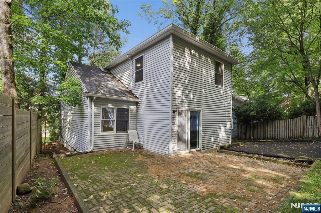 6 Valley Place Property Photo 8