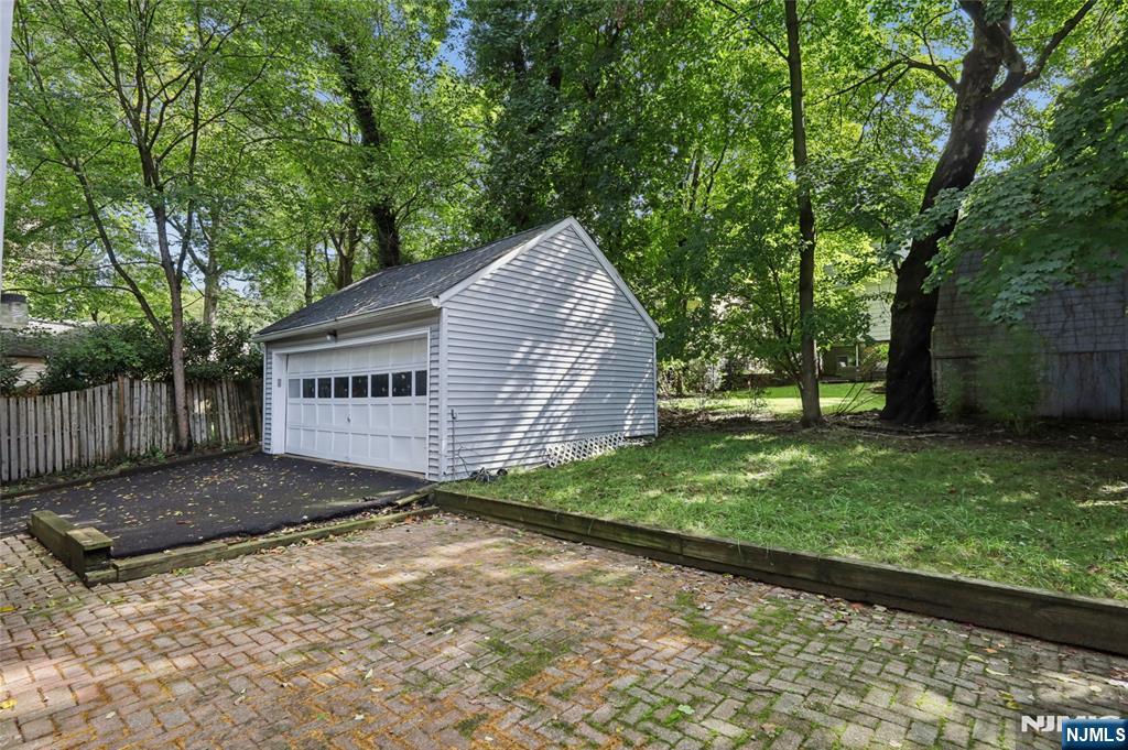 6 Valley Place Property Photo 9