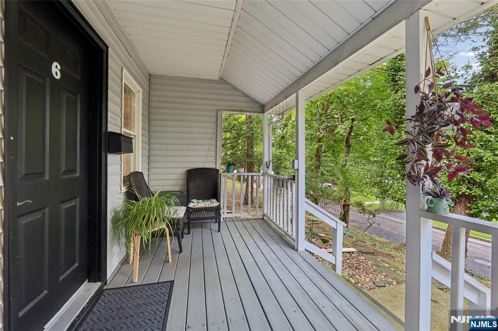 6 Valley Place Property Photo 11