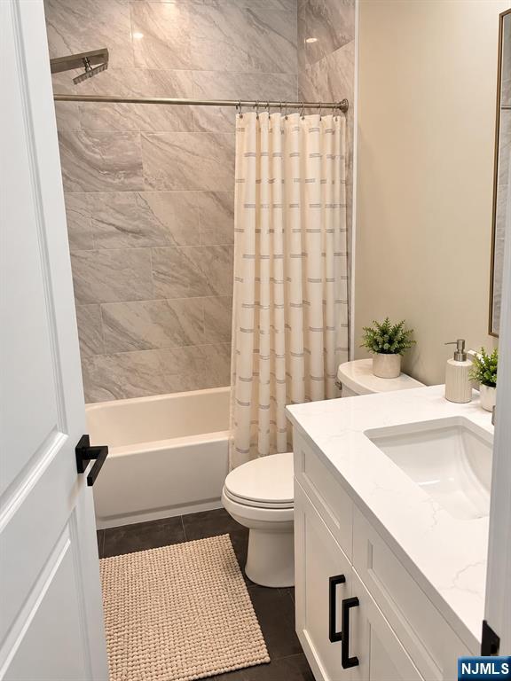 145 Tenafly Road Property Photo 11