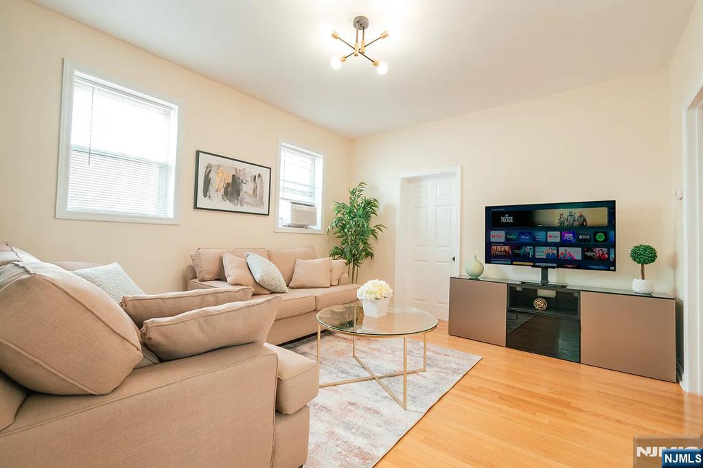 18 Van Rensselear Street Property Photo 2