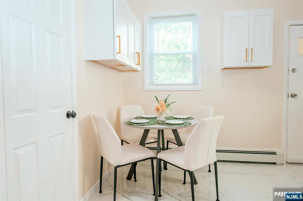 18 Van Rensselear Street Property Photo 10